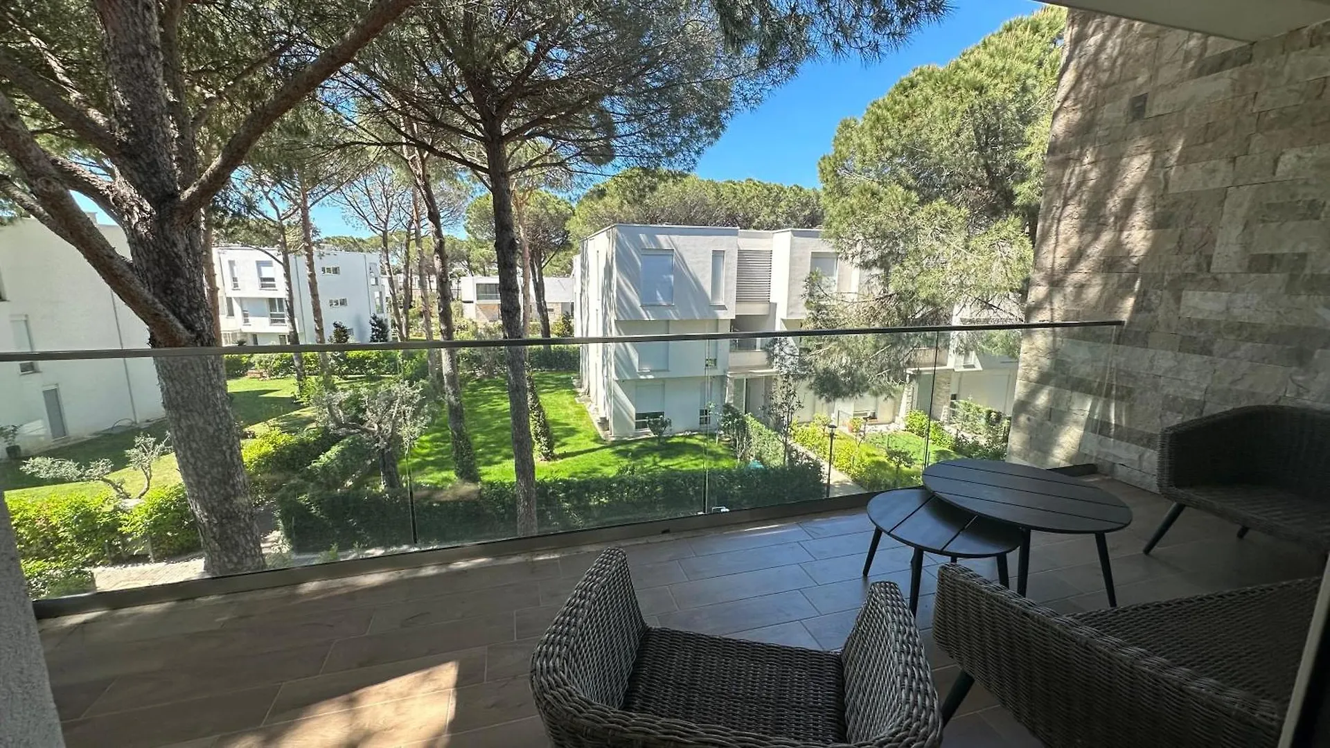 דורס Bliss Apartment אלבניה